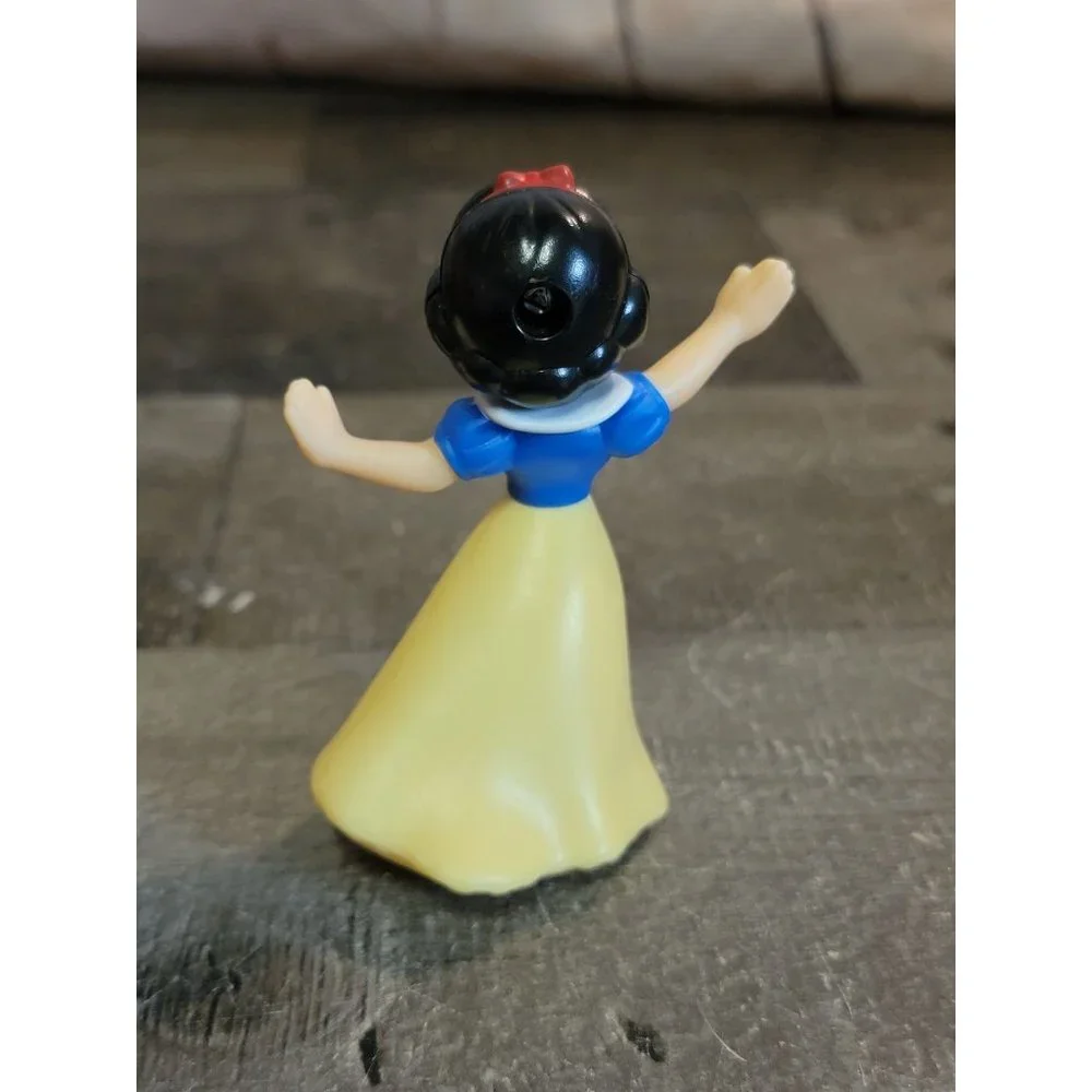 2020‎ McDonalds Snow White princess Disney Pixar toy figure